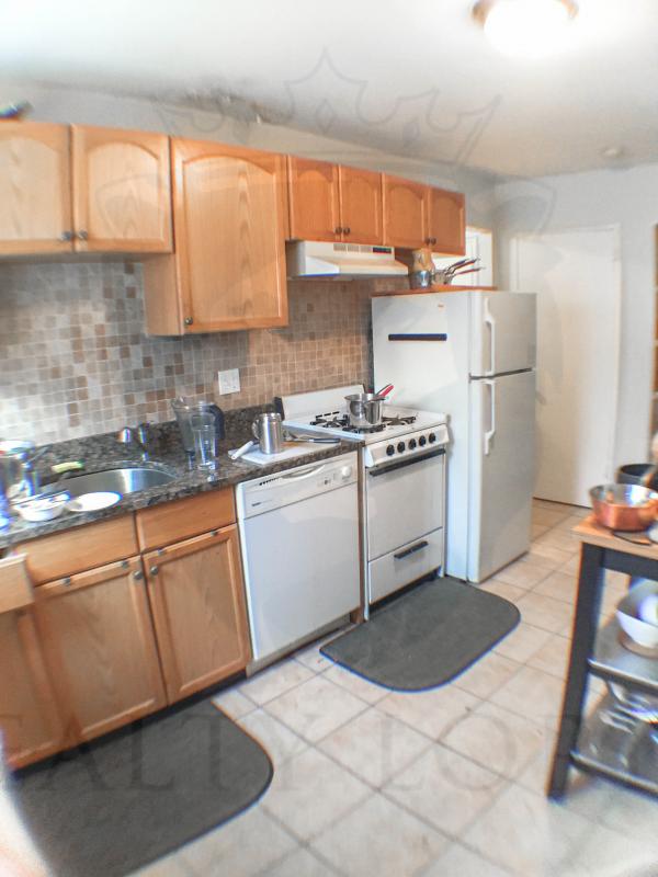 1 split bed, 1 bath apartment for rent at 2 President Ter Unit 1, Allston — photo 4 of 9