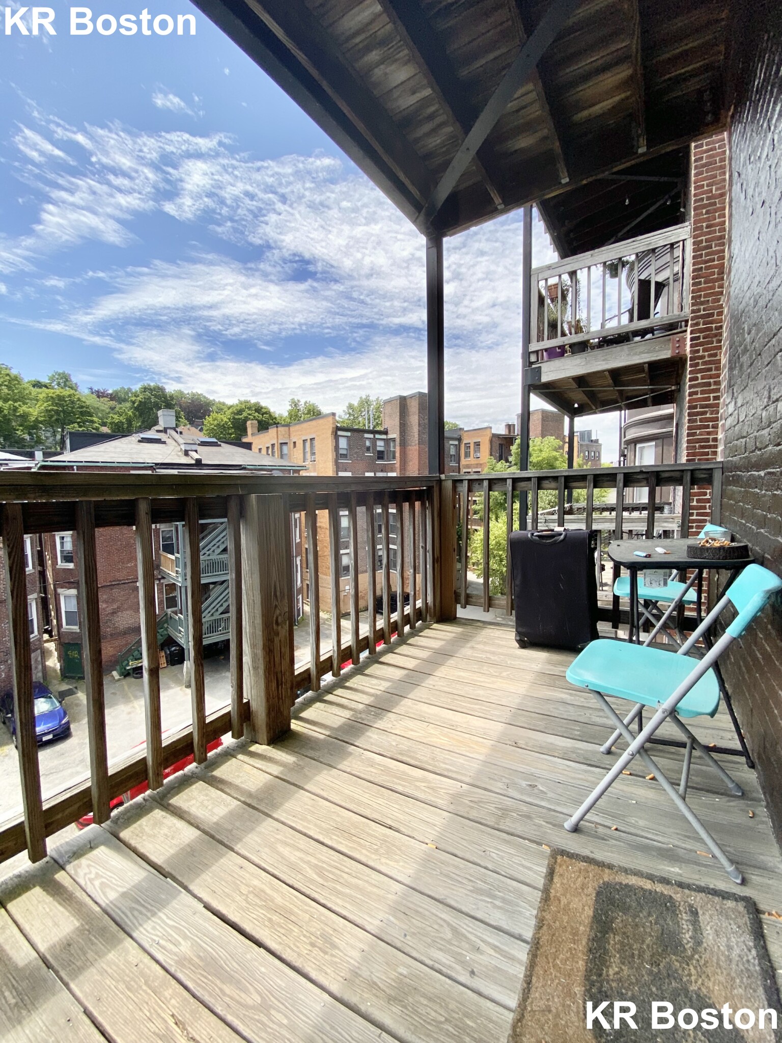 2 split bed, 1 bath apartment for rent at 1588 Beacon St Unit 12, Chestnut Hill — photo 1 of 6