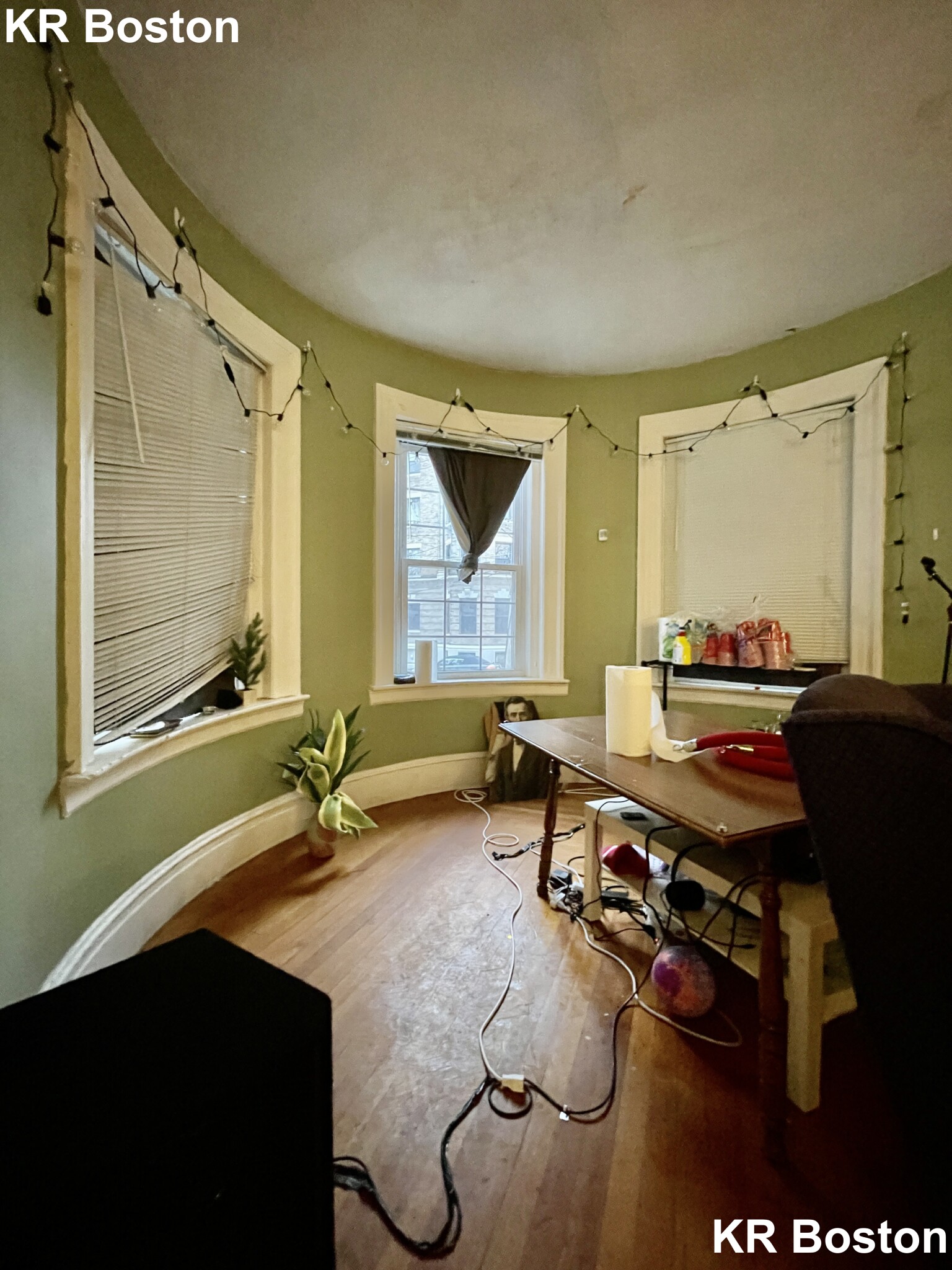 3 bed, 1 bath apartment for rent at 178 Naples Rd Unit 1, Coolidge Corner — photo 4 of 8