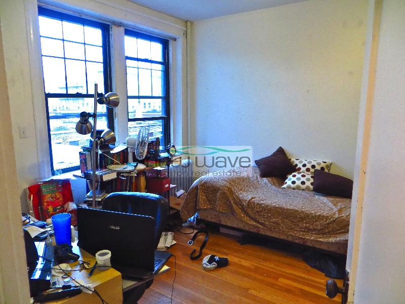 2 split bed, 1 bath apartment for rent at 56 Queensberry St Unit 6, Fenway — photo 4 of 8
