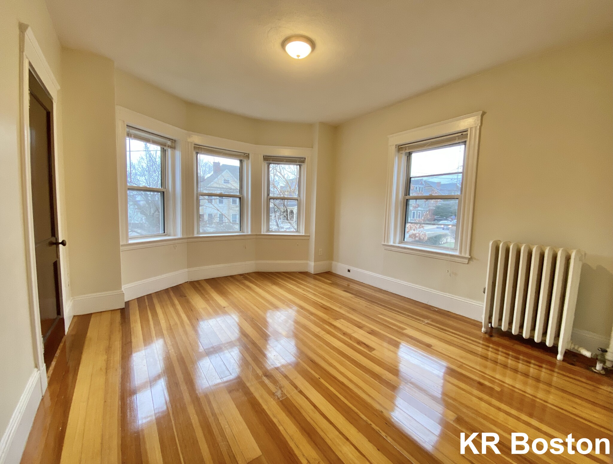 4 bed, 2 bath apartment for rent at 164 Summer Unit 22, Winter Hill — photo 4 of 23
