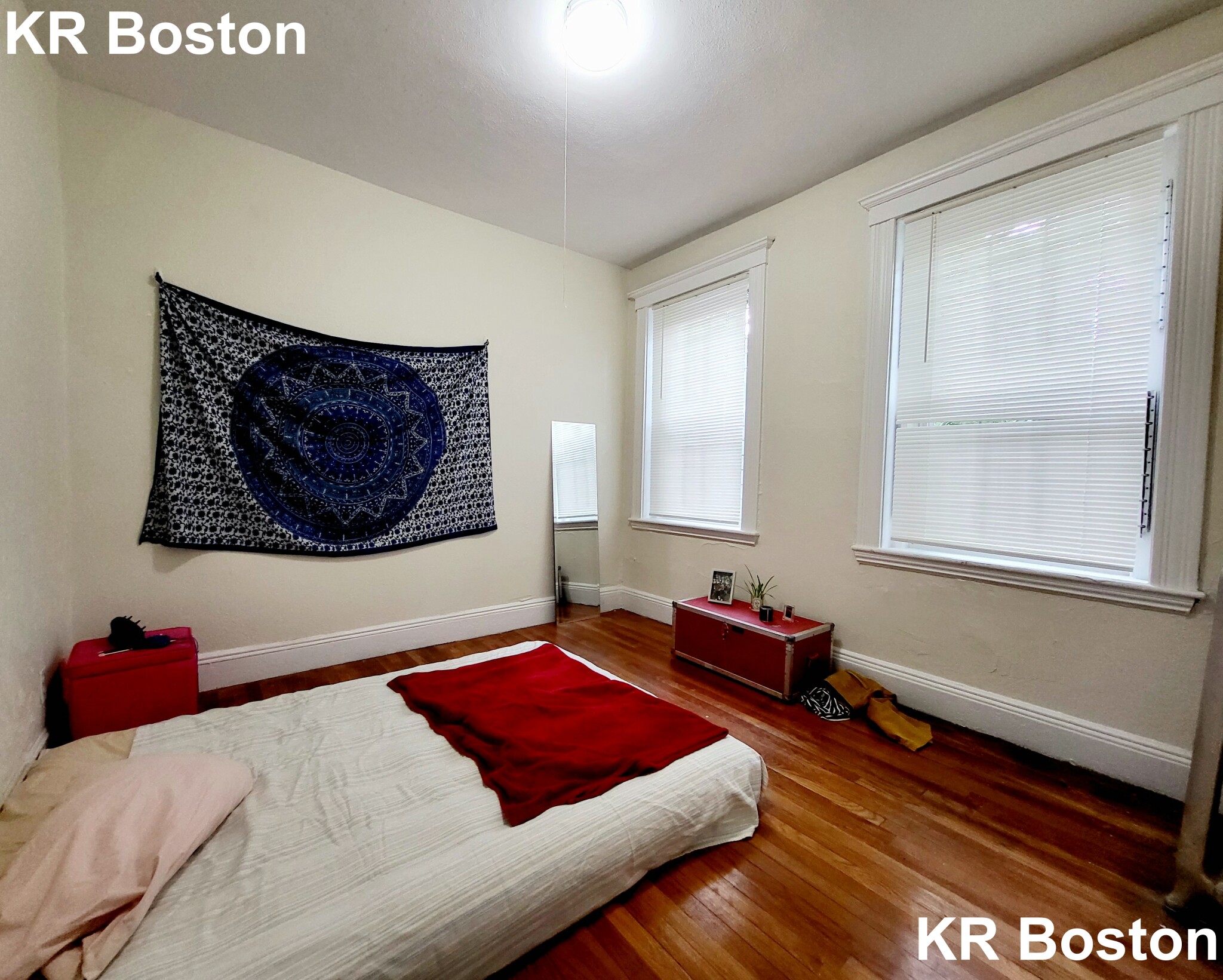 2 bed, 1 bath apartment for rent at 10 Egremont Rd Unit 2, Brighton — photo 3 of 4