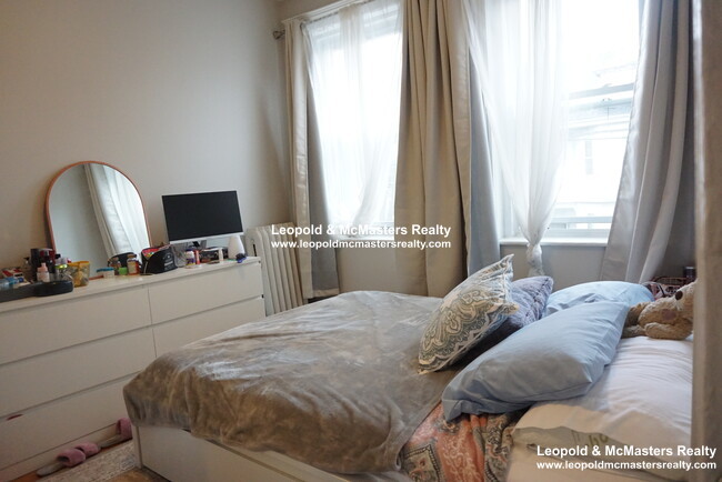 2 bed, 1 bath apartment for rent at 31 Gardner St Unit 9, Allston — photo 1 of 6