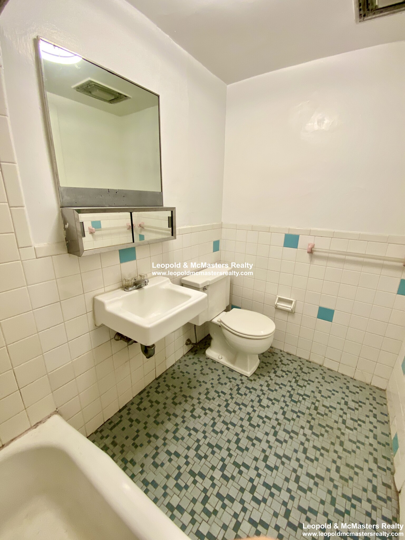 Studio bed, 1 bath apartment for rent at 24 Mount Vernon St Unit 502, Beacon Hill — photo 6 of 8