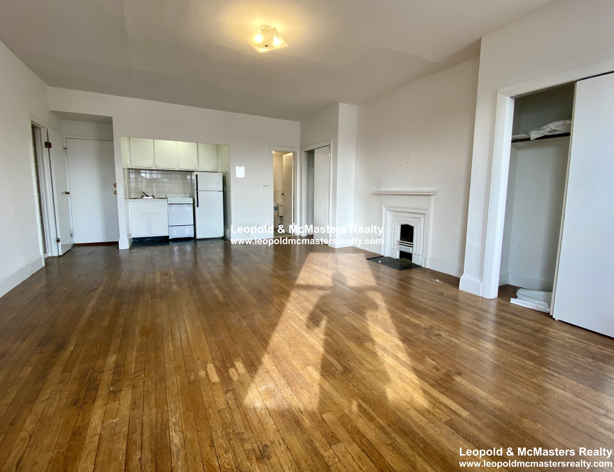 Studio bed, 1 bath apartment for rent at 24 Mount Vernon St Unit 502, Beacon Hill — photo 3 of 8