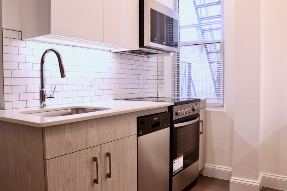 1 bed, 1 bath apartment for rent at 111 Park Dr Unit 32, Fenway — photo 3 of 12