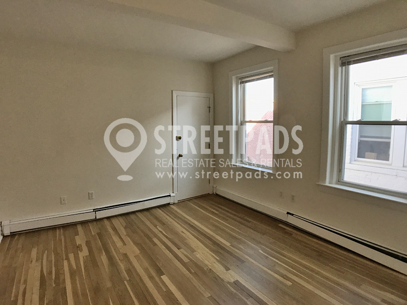 Studio bed, 1 bath apartment for rent at 1539 Beacon St Unit 23, Coolidge Corner — photo 5 of 14