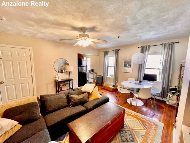 2 bed, 1 bath apartment for rent at 10 Hull St Unit 2, North End — photo 3 of 18