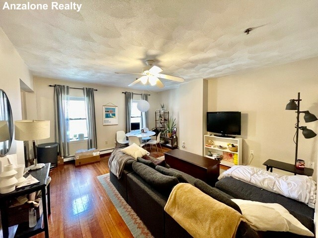 2 bed, 1 bath apartment for rent at 10 Hull St Unit 2, North End — photo 4 of 18