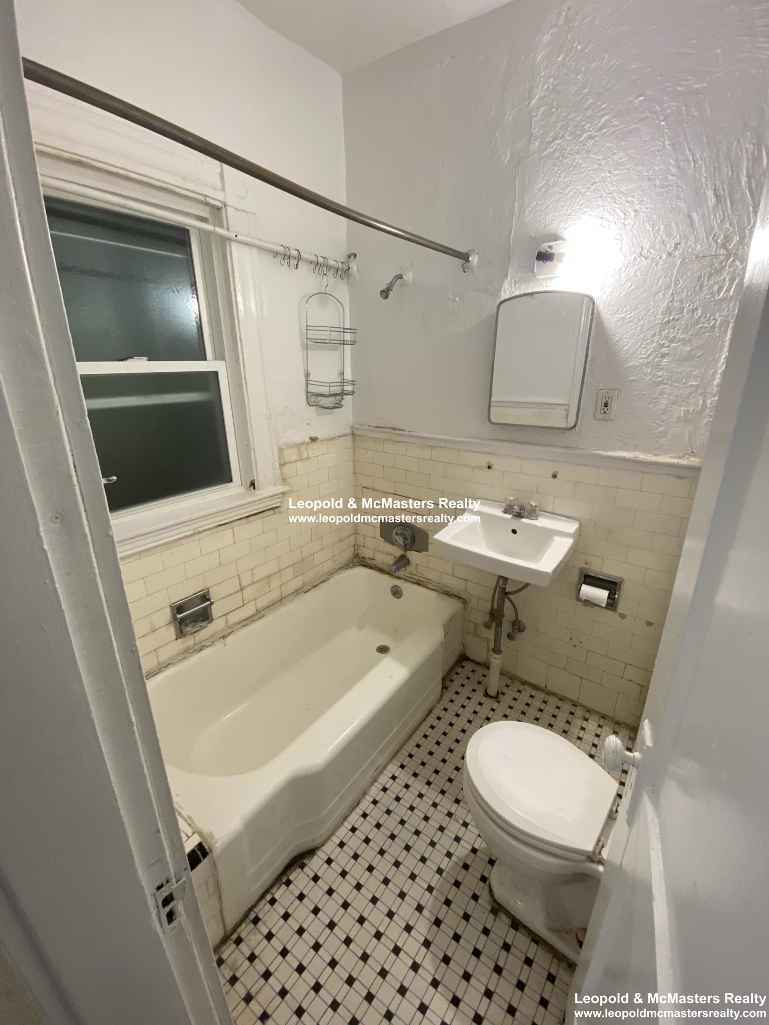 1 bed, 1 bath apartment for rent at 146 Oxford St Unit C, Porter Square — photo 2 of 10