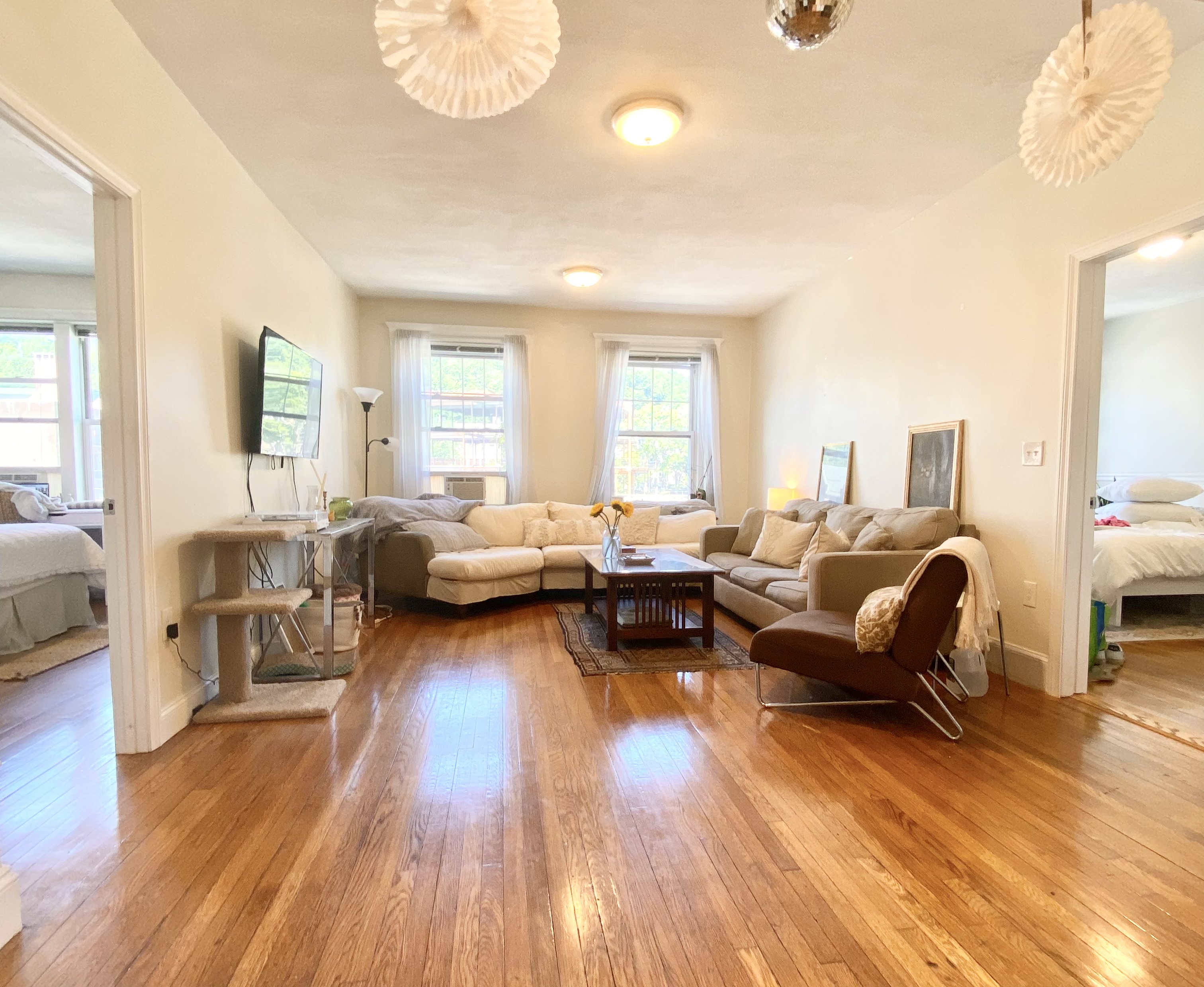 4 bed, 1.5 bath apartment for rent at 719 Washington St Unit 2, Washington Square — photo 1 of 8