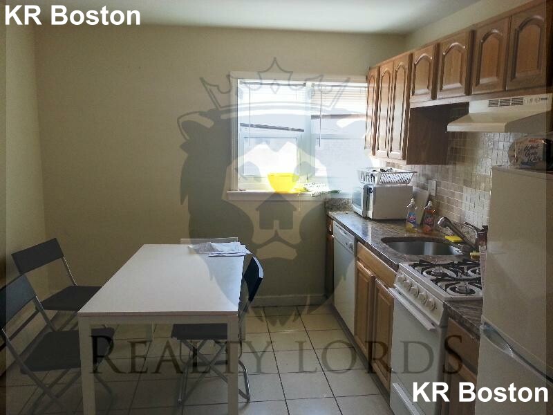 1 split bed, 1 bath apartment for rent at 6 President Ter Unit 3, Allston — photo 1 of 5
