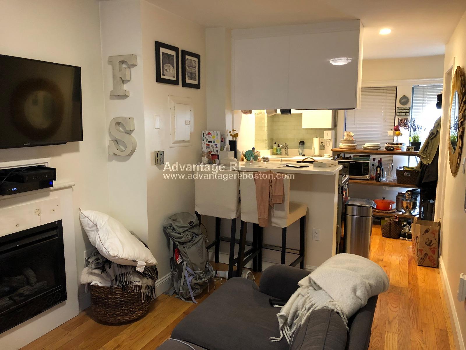 2 bed, 1 bath apartment for rent at 10 Wiget Unit 9, North End — photo 2 of 15