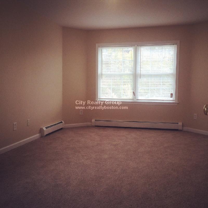 5 bed, 2 bath apartment for rent at 2591 Washington St Unit -, Roxbury — photo 5 of 11