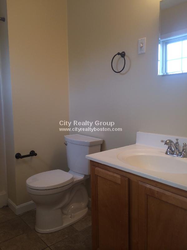 5 bed, 2 bath apartment for rent at 2591 Washington St Unit -, Roxbury — photo 9 of 11