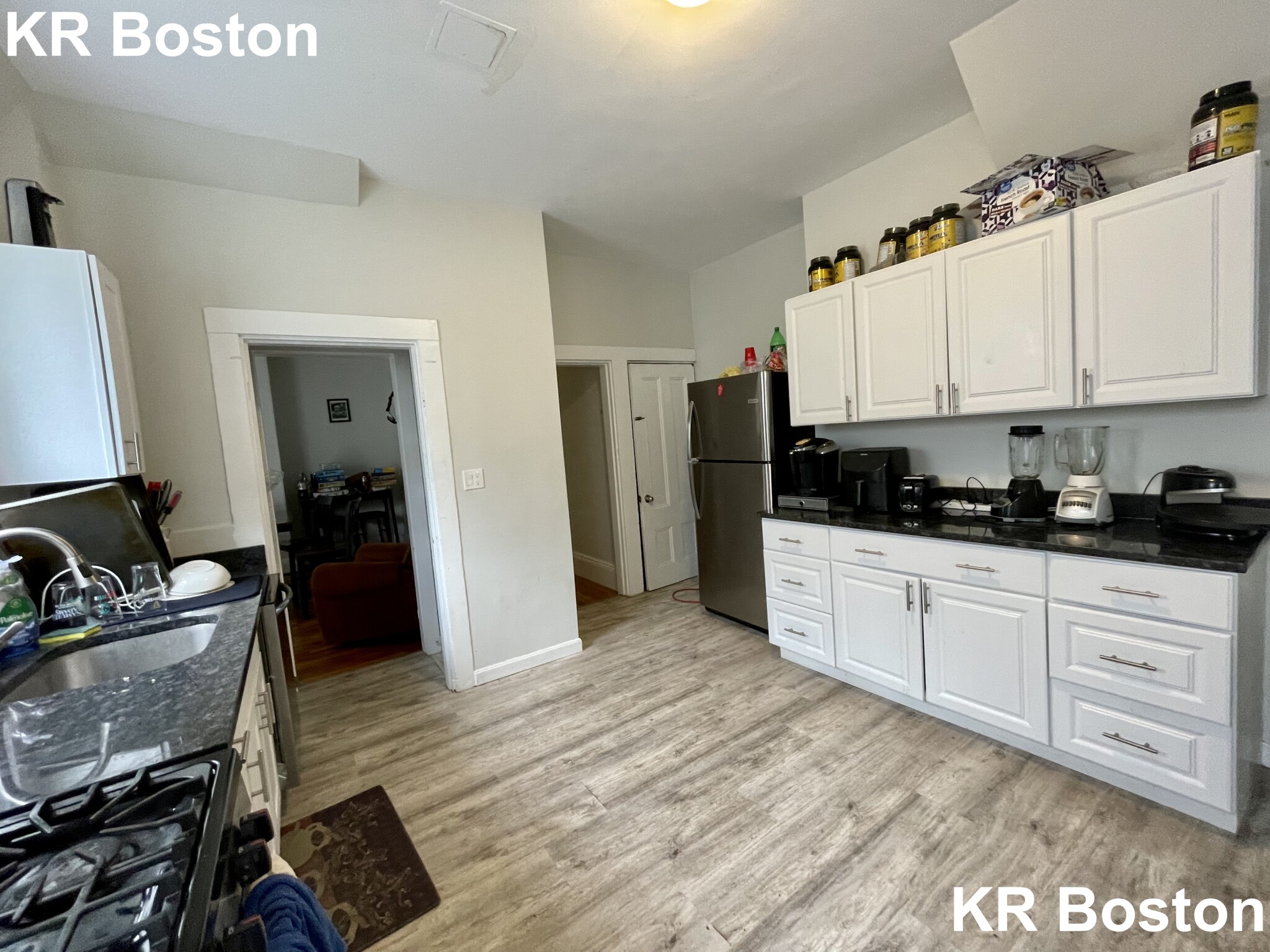 6 bed, 2 bath apartment for rent at 13 Saunders St Unit 0, Allston — photo 2 of 12