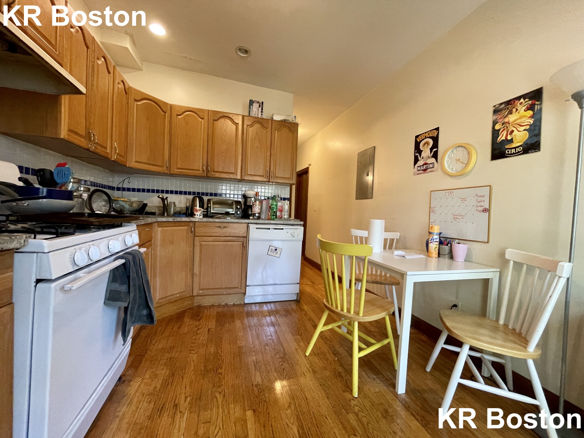 4 bed, 2 bath apartment for rent at 132 Brook St Unit 2, Coolidge Corner — photo 3 of 6