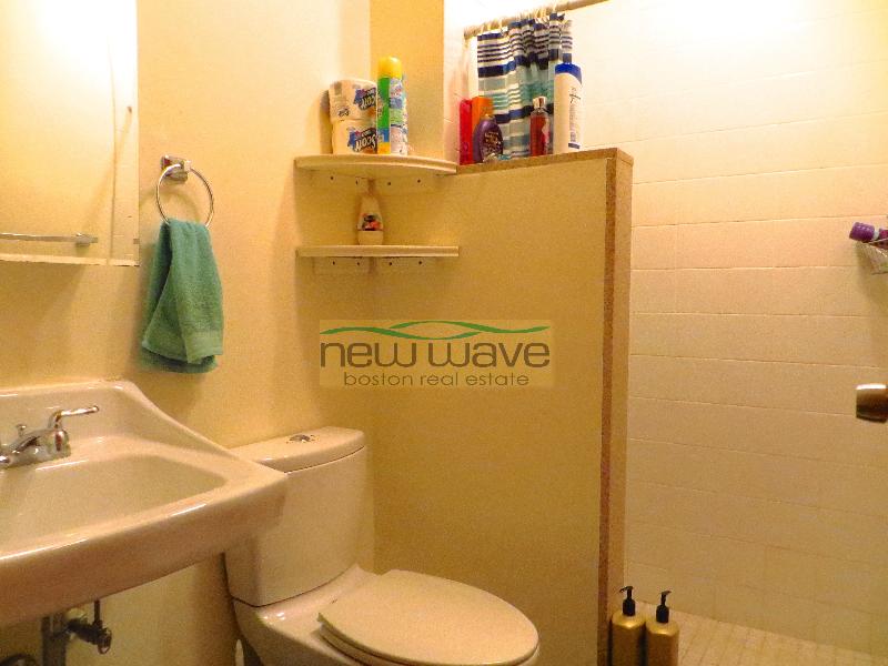 4 bed, 2 bath apartment for rent at 140 Saint Alphonsus Unit 3, Mission Hill — photo 6 of 14