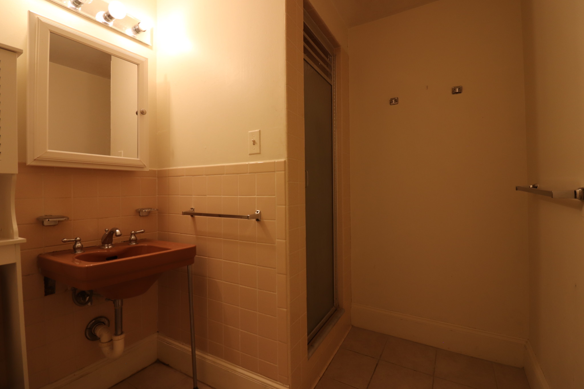 2 bed, 1 bath apartment for rent at 40 Blake Rd Unit B, Brookline Hills — photo 6 of 18