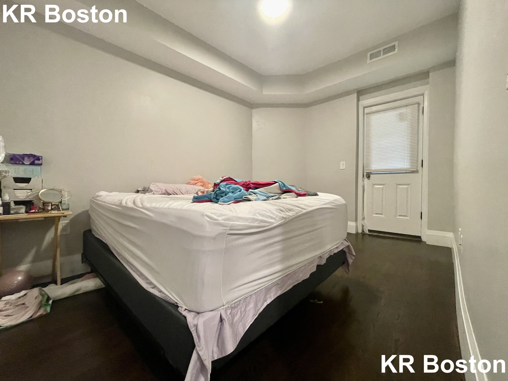 4 bed, 2 bath apartment for rent at 6 Strathmore Rd Unit 1, Chestnut Hill — photo 5 of 9