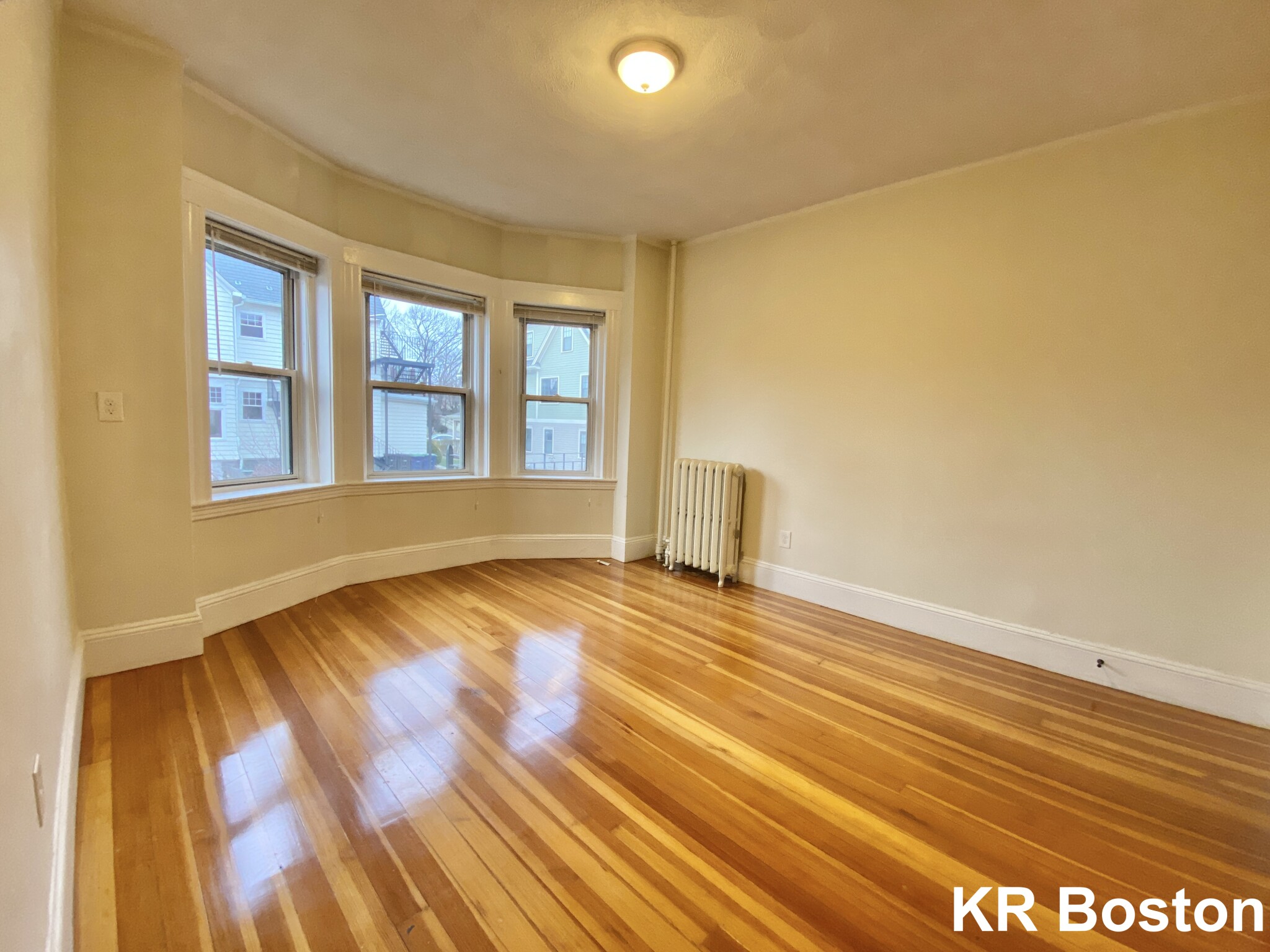 4 bed, 2 bath apartment for rent at 164 Summer Unit 22, Winter Hill — photo 5 of 23