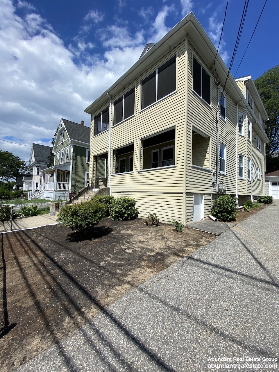 2 bed, 1 bath apartment for rent at 25 Conwell Ave Unit 1, Teele Square — photo 5 of 23