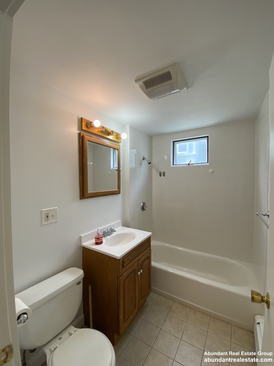2 bed, 1 bath apartment for rent at 25 Conwell Ave Unit 1, Teele Square — photo 13 of 23