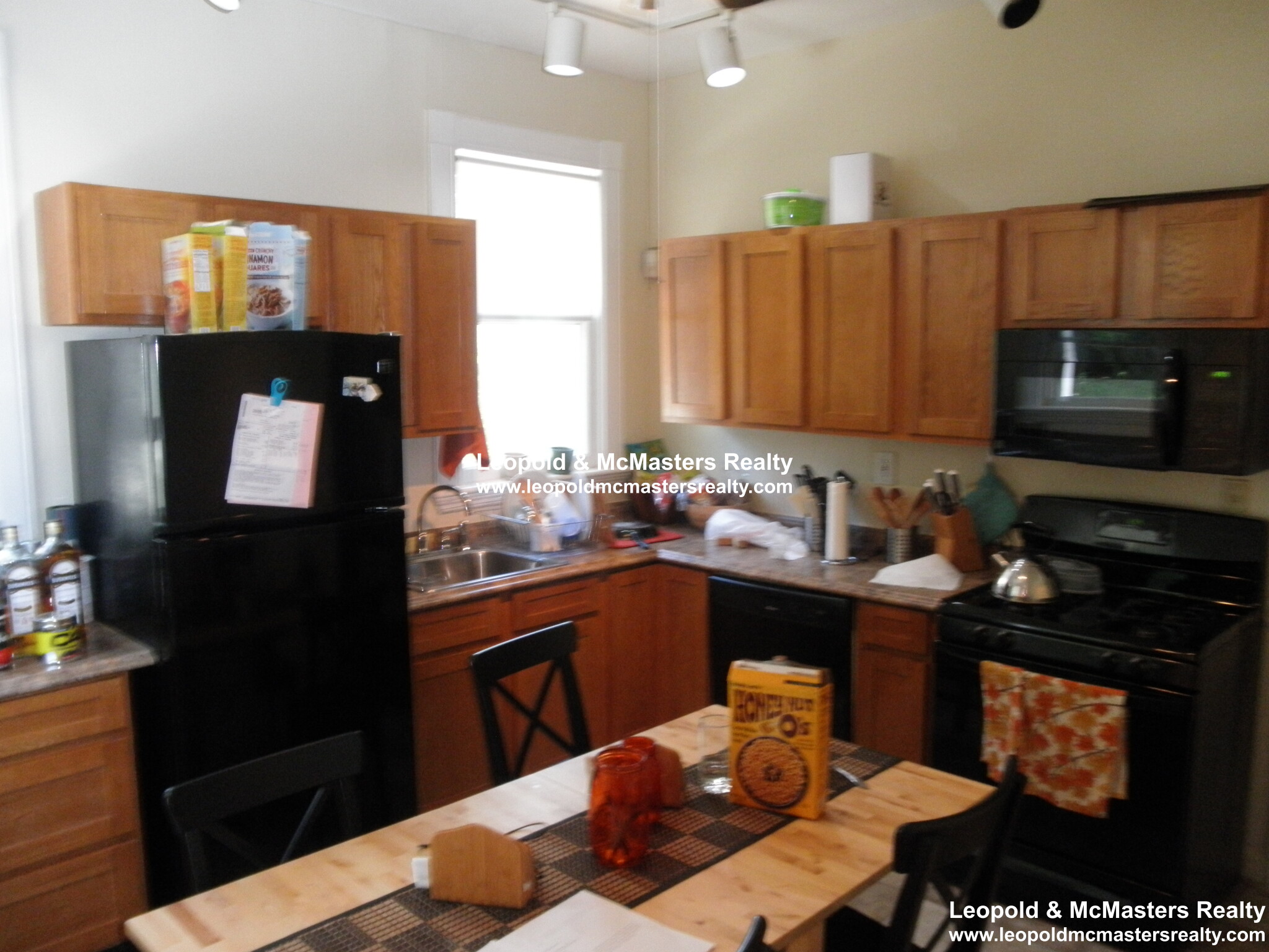 3 bed, 2 bath apartment for rent at 19 Braemore Rd Unit 1U, Brighton — photo 1 of 17