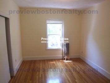3 bed, 1 bath apartment for rent at 16 Fairbanks St Unit 1, Brighton — photo 9 of 26