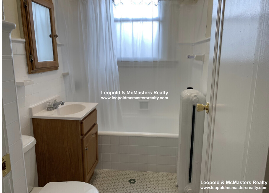 2 bed, 1 bath apartment for rent at 14 Russell St Unit 22, North Quincy — photo 5 of 12
