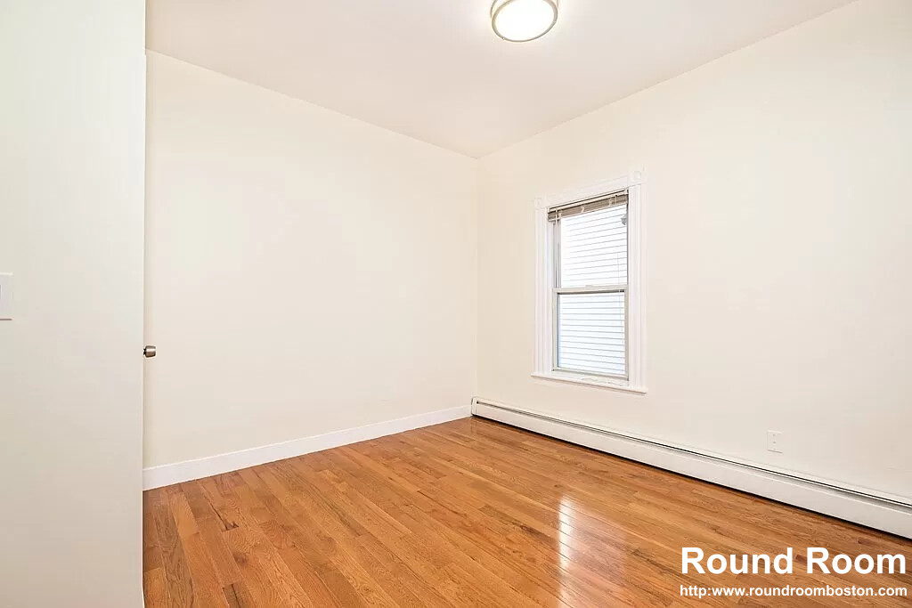 3 bed, 1 bath apartment for rent at 28 Moreland St Unit 2, Winter Hill — photo 10 of 13