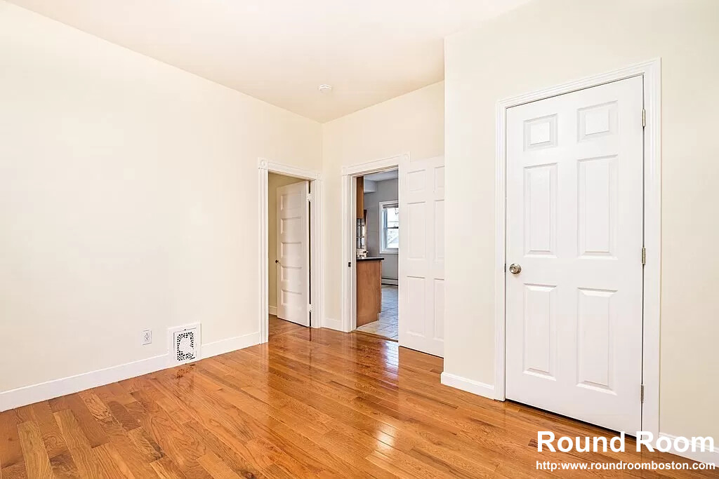 3 bed, 1 bath apartment for rent at 28 Moreland St Unit 2, Winter Hill — photo 9 of 13