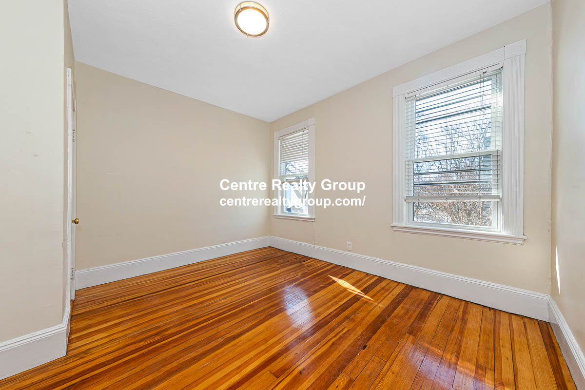 3 bed, 1 bath apartment for rent at 37 Brackett St Unit 2, Brighton — photo 6 of 18