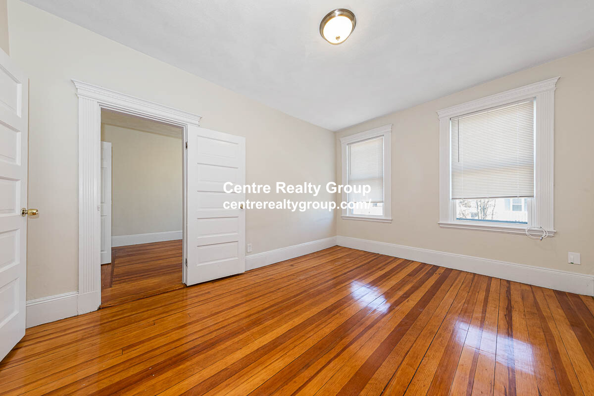 3 bed, 1 bath apartment for rent at 37 Brackett St Unit 2, Brighton — photo 11 of 18