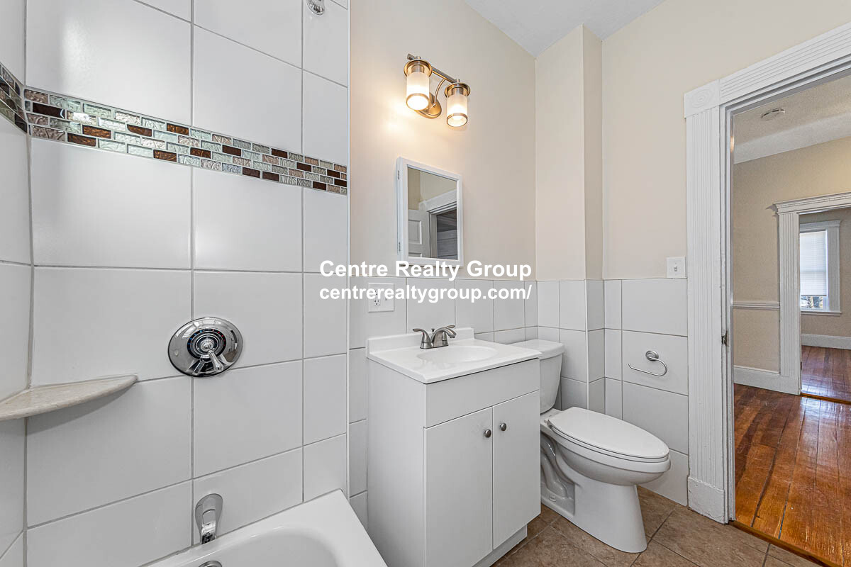 3 bed, 1 bath apartment for rent at 37 Brackett St Unit 2, Brighton — photo 5 of 18