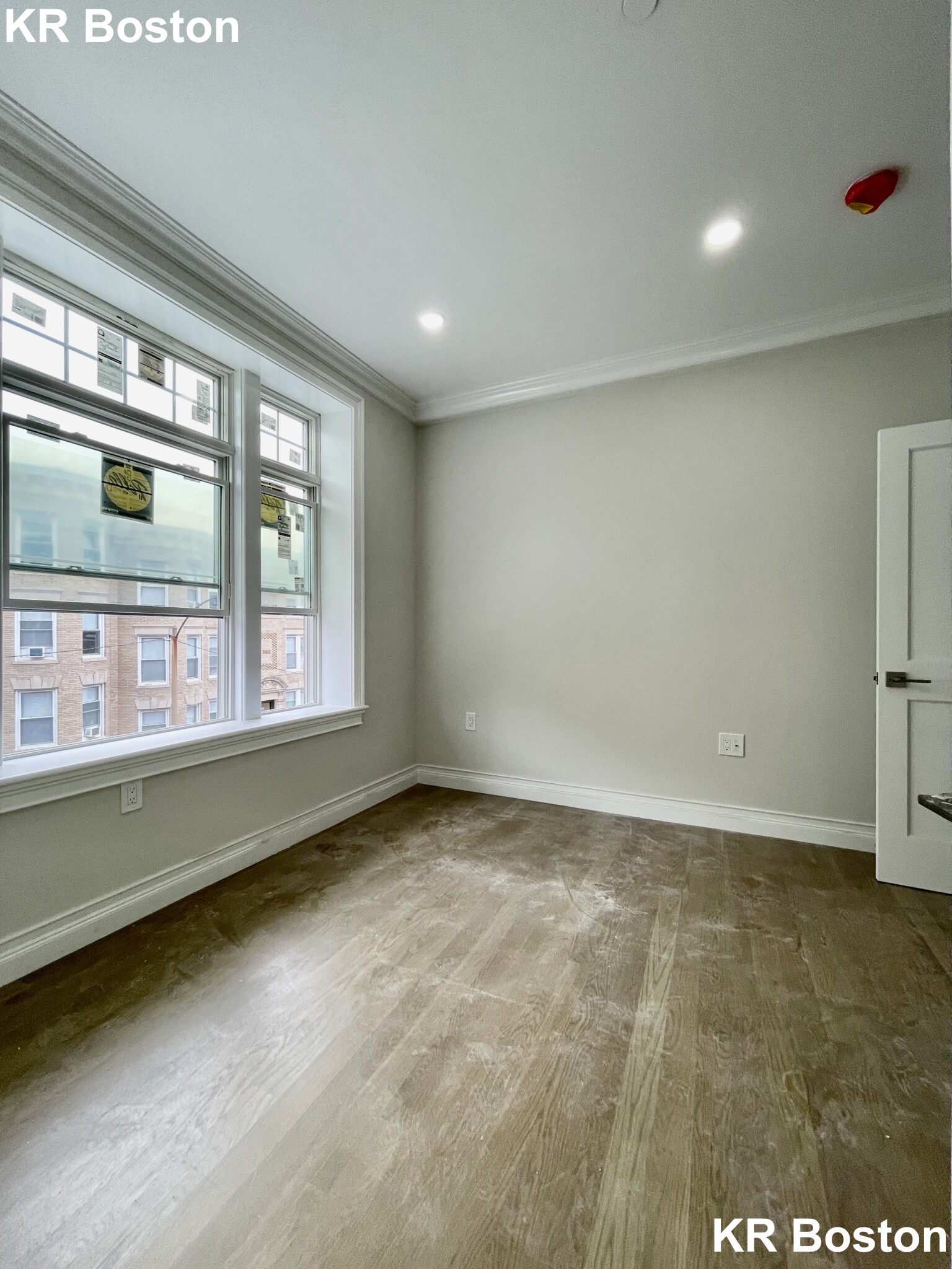 3 bed, 1.5 bath apartment for rent at 10 Mount Hood Rd Unit 3, Brighton — photo 5 of 12