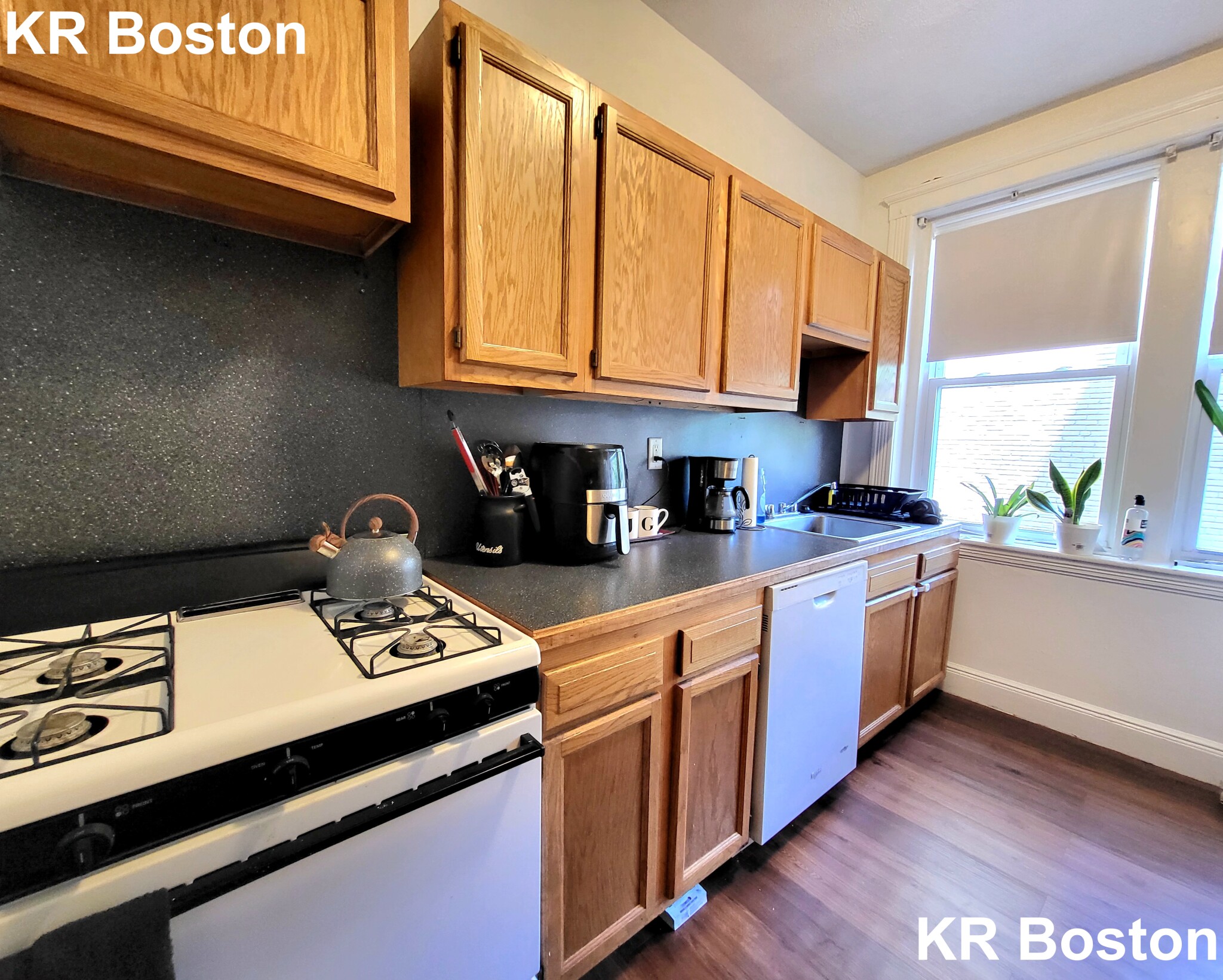 1 bed, 1 bath apartment for rent at 1809 Commonwealth Ave Unit 10, Brighton — photo 2 of 6