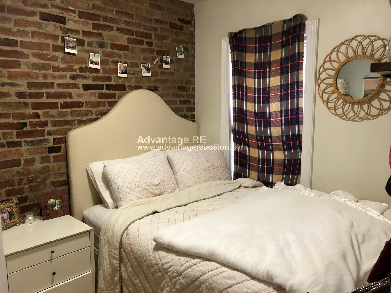 2 bed, 1 bath apartment for rent at 10 Wiget Unit 9, North End — photo 3 of 15