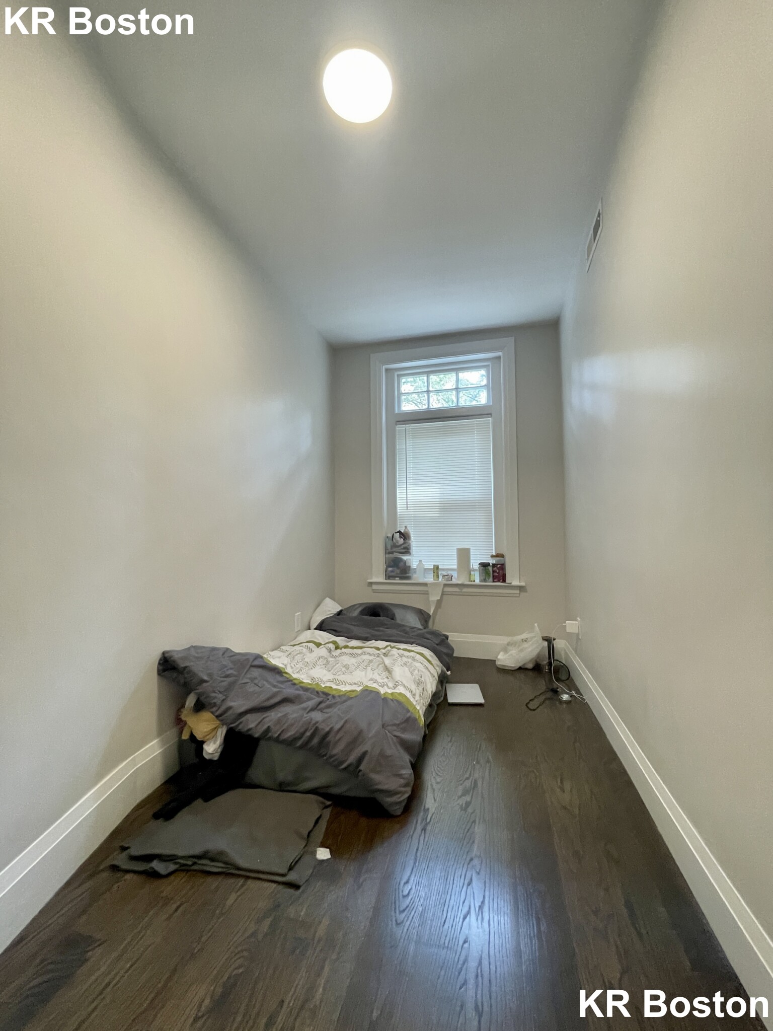 4 bed, 2 bath apartment for rent at 2 Strathmore Rd Unit 1, Chestnut Hill — photo 4 of 12