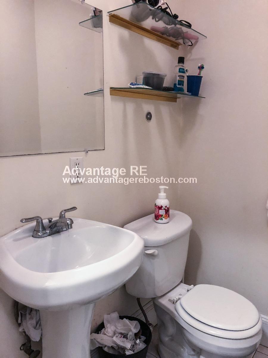 4 bed, 1.5 bath apartment for rent at 1657 Commonwealth Ave Unit 20, Brighton — photo 6 of 15