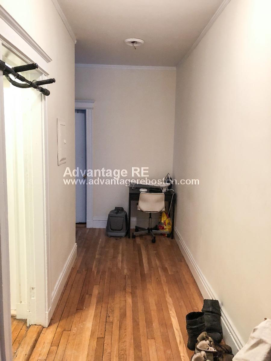 4 bed, 1.5 bath apartment for rent at 1657 Commonwealth Ave Unit 20, Brighton — photo 7 of 15