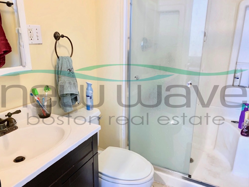 4 bed, 1 bath apartment for rent at 719 Parker St Unit 3, Mission Hill