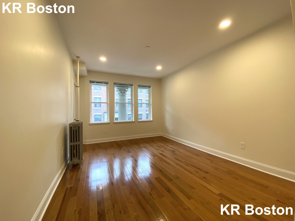 1 bed, 1 bath apartment for rent at 110 Sutherland Rd Unit C, Brighton — photo 6 of 15