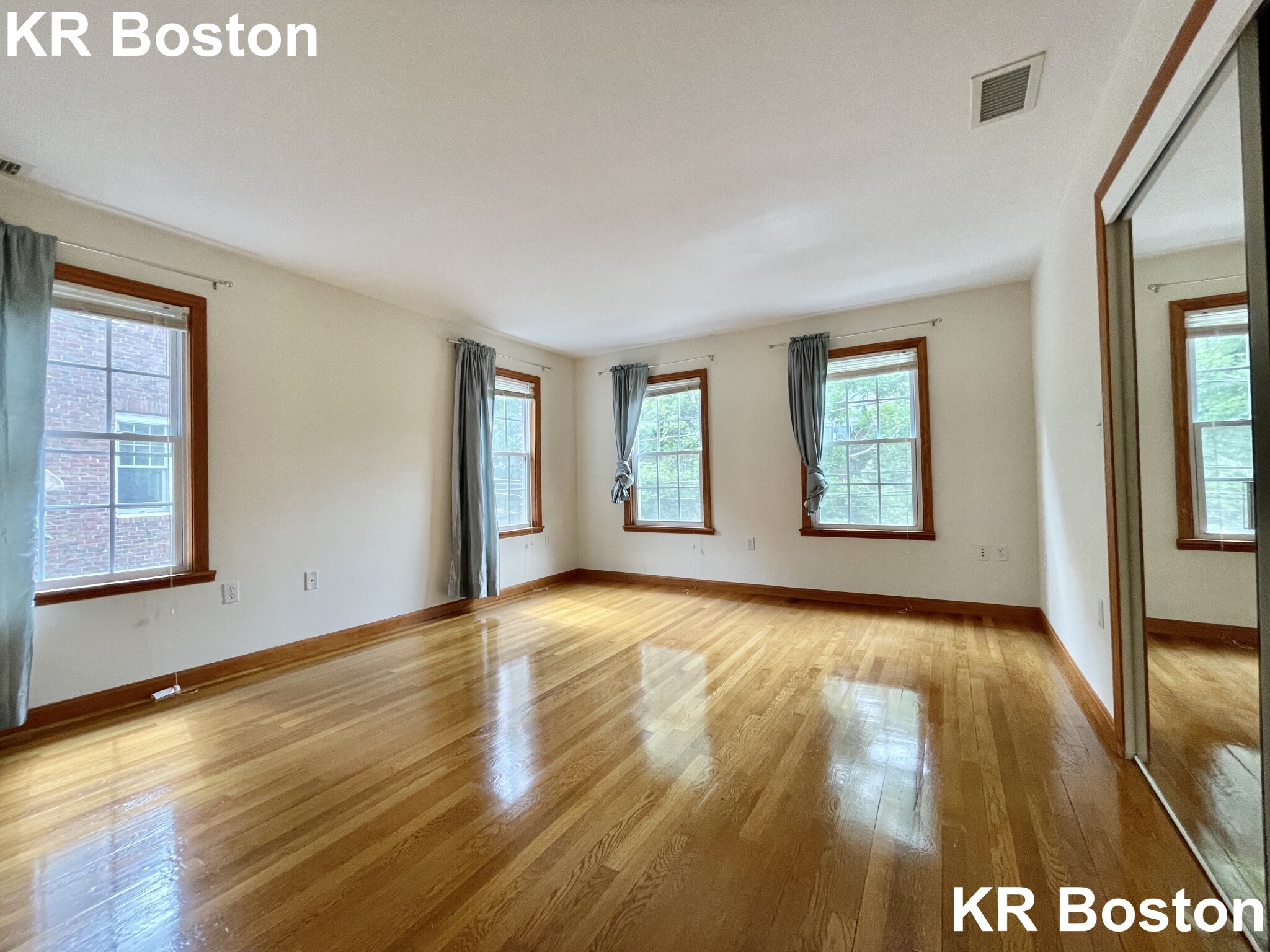 5 bed, 2.5 bath apartment for rent at 43 Rawson Rd Unit 0, Washington Square — photo 6 of 16