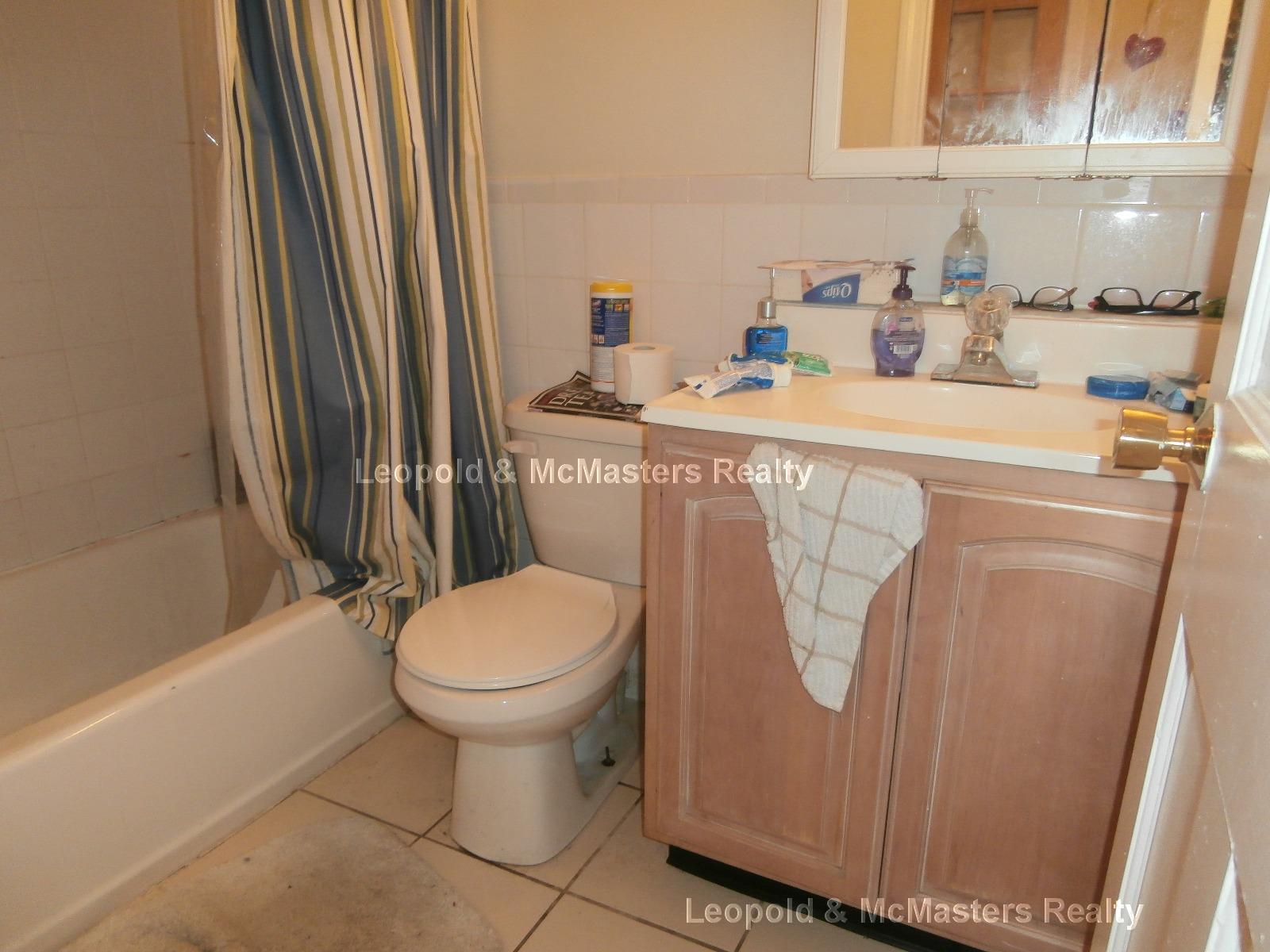 3 bed, 2 bath apartment for rent at 19 Braemore Rd Unit 1U, Brighton — photo 7 of 17