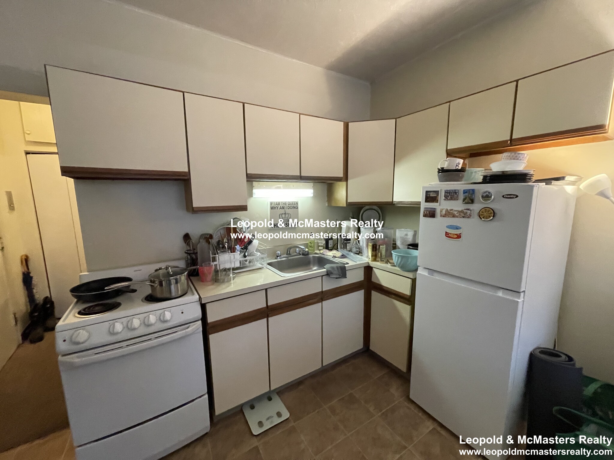 Studio bed, 1 bath apartment for rent at 1118 Commonwealth Ave Unit 6, Allston — photo 2 of 6