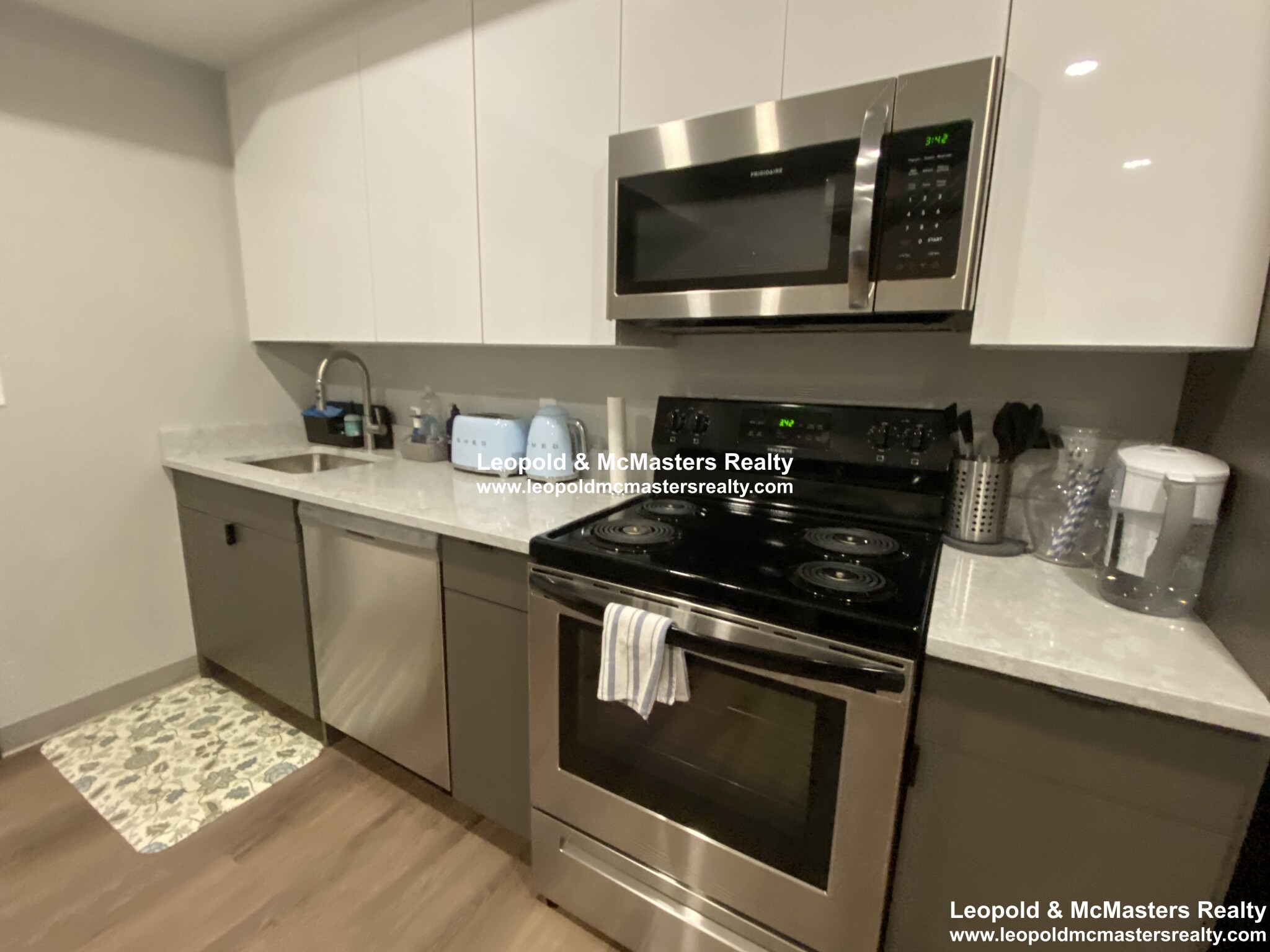 2 bed, 1 bath apartment for rent at 100 Hemenway St Unit 302a, Fenway — photo 6 of 11