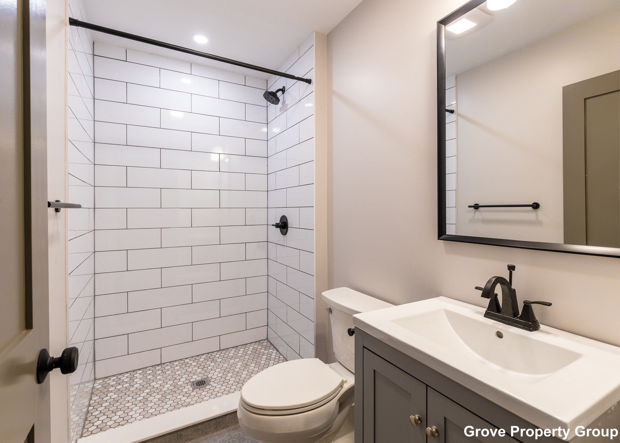 4 bed, 2 bath apartment for rent at 206 L St Unit 1, South Boston — photo 4 of 15