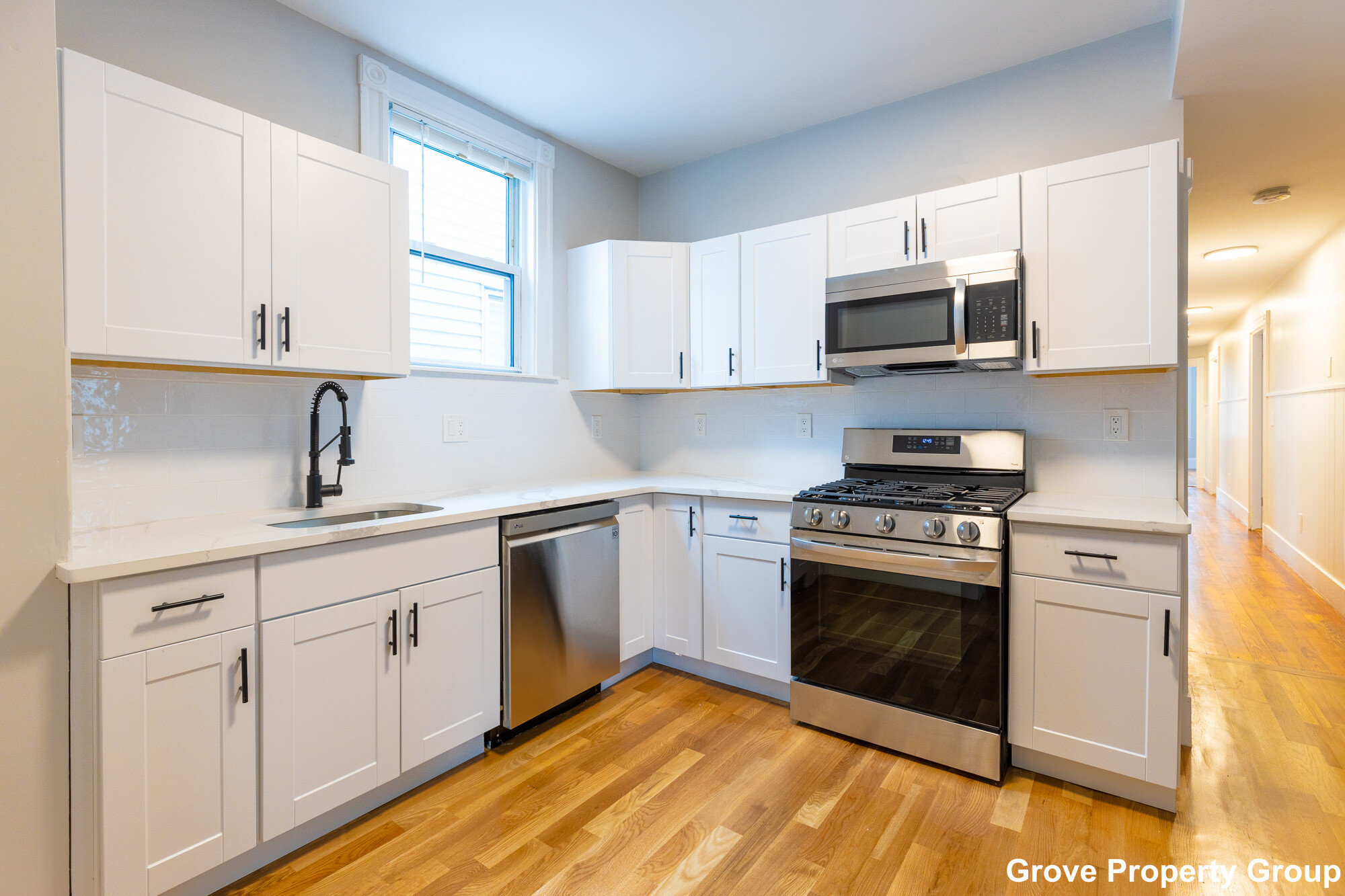 4 bed, 2 bath apartment for rent at 206 L St Unit 1, South Boston — photo 1 of 15
