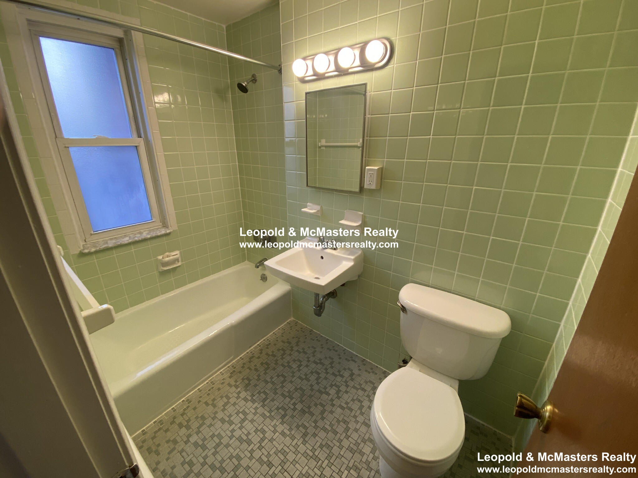 1 bed, 1 bath apartment for rent at 58 South Huntington Ave Unit 12, Jamaica Plain — photo 8 of 9